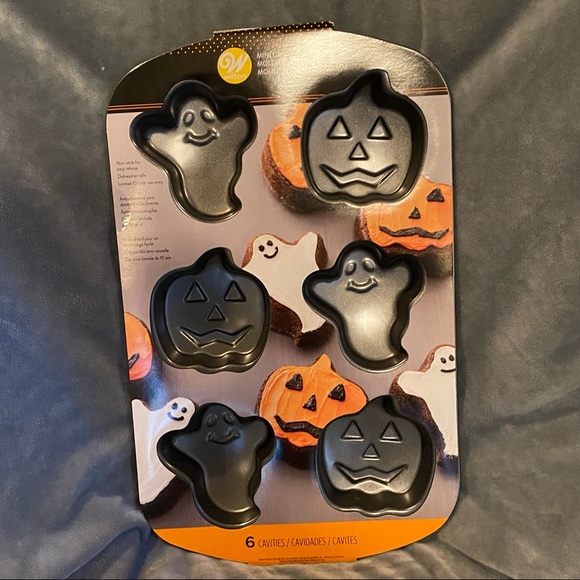 Wilton Halloween Mini-Cake/Cupcake Pan NWT - Picture 4 of 11